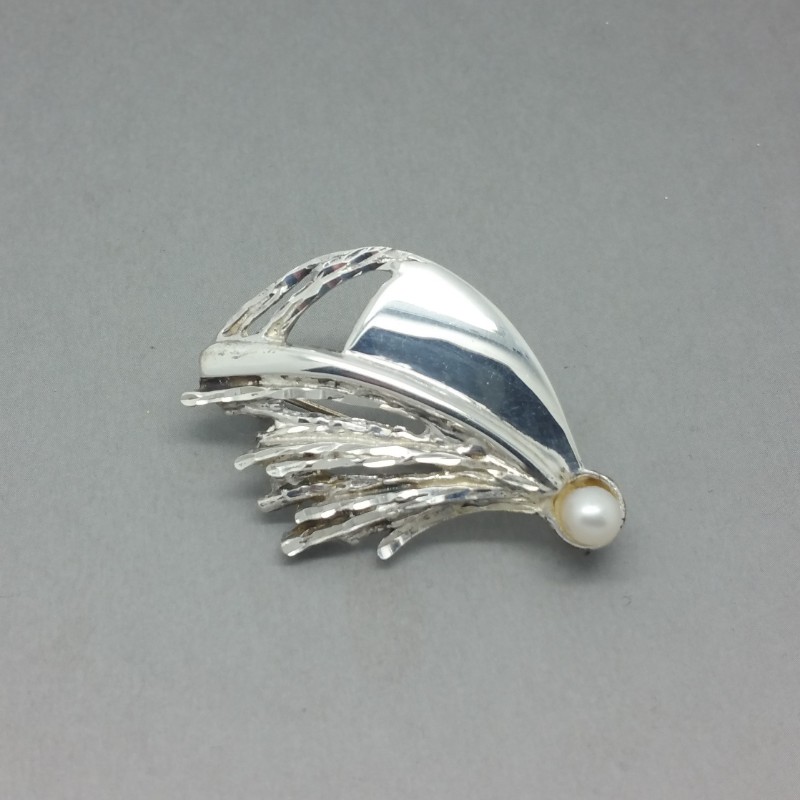 Astri Hothe modernist silver and pearl brooch